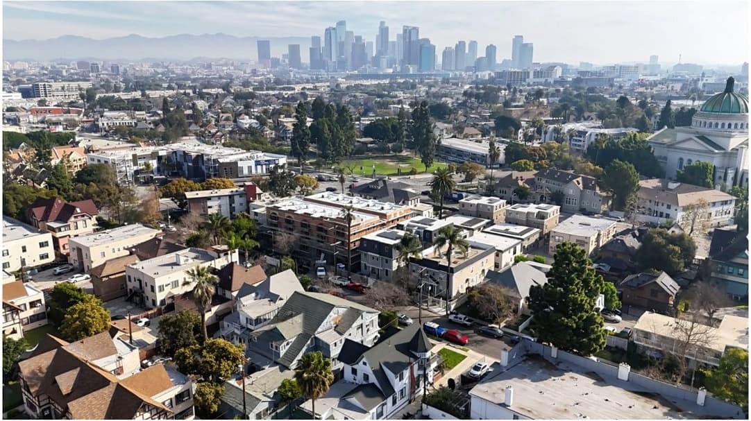 Los Angeles neighborhood with the downtown skyline